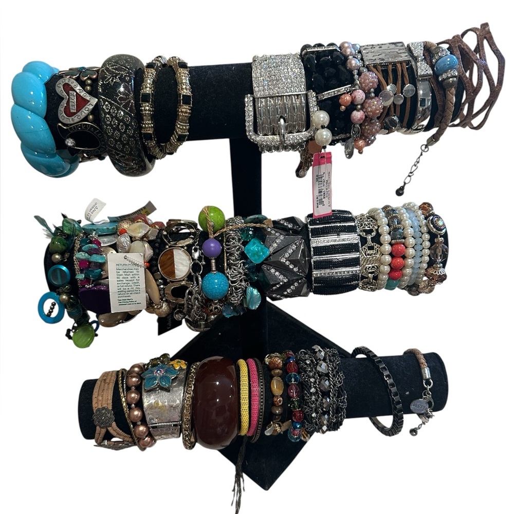 Assorted Women's Jewelry Bracelet 75+ bracelets